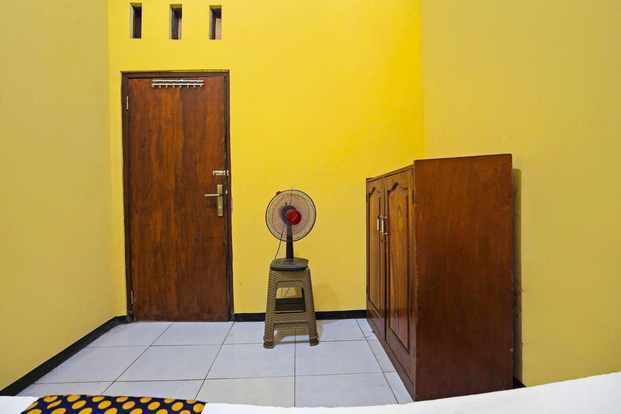 Hotel Oyo Life 91869 Insan Mulia Kost Syariah
