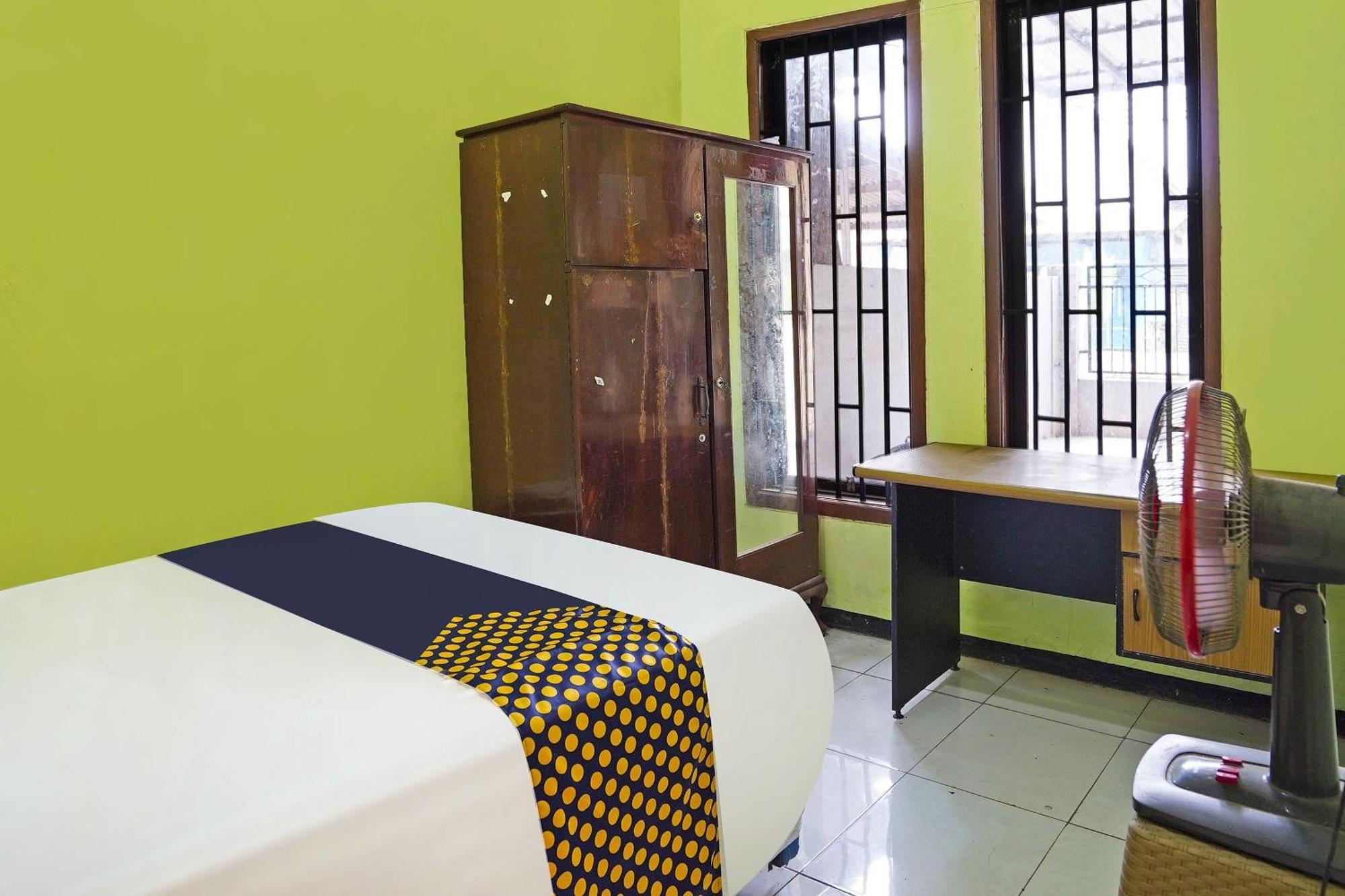 Hotel Oyo Life 91869 Insan Mulia Kost Syariah